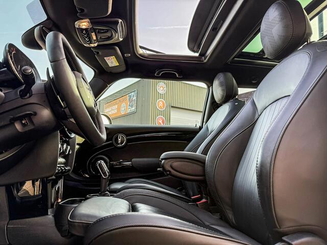 Mini John Cooper Works Mini 2.0 JCW Pack F1 aut 231pk/Pano/Camera/Hk/17.000km