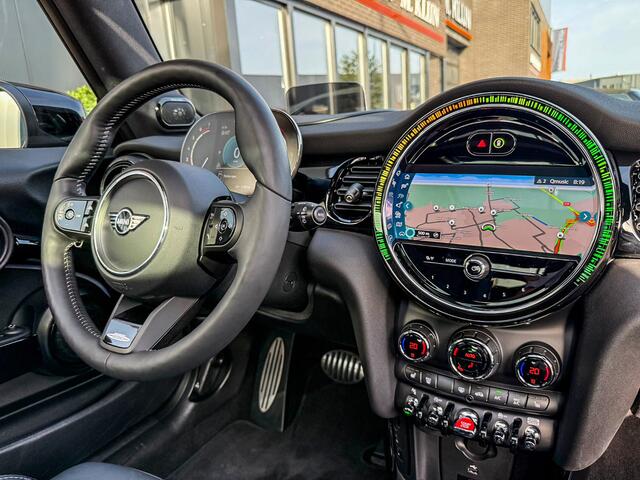 Mini John Cooper Works Mini 2.0 JCW Pack F1 aut 231pk/Pano/Camera/Hk/17.000km