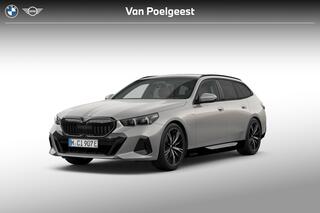 BMW 5-SERIE Touring 530e M Sport Edition | M Sportpakket Pro | Innovation Pack | Travel Pack | Comfort Pack | Trekhaak