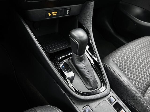 Toyota Yaris 1.5 Hybrid Style Limited + | Halflederen interieur | Panoramadak |