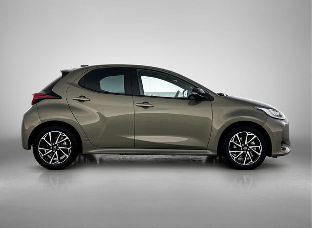 Toyota Yaris 1.5 Hybrid Style Limited + | Halflederen interieur | Panoramadak |