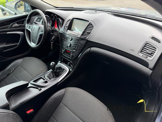 Opel Insignia 2.0 T Cosmo / apk 5-2027