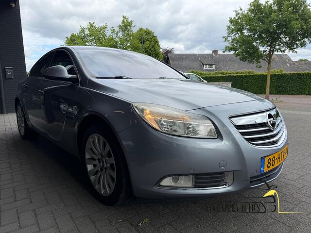 Opel Insignia 2.0 T Cosmo / apk 5-2027