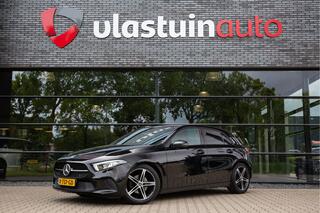 MERCEDES-BENZ A-KLASSE 180 Premium Plus , Achteruitrijcamera, Carplay, Stoelverwarming, Leder