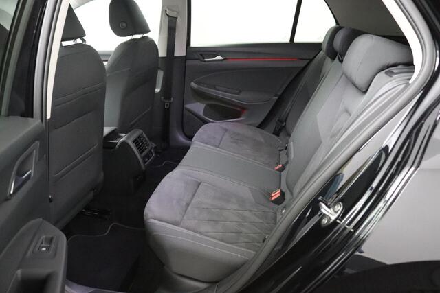 Volkswagen Golf 1.4 eHybrid Style | Adaptive Cruise |