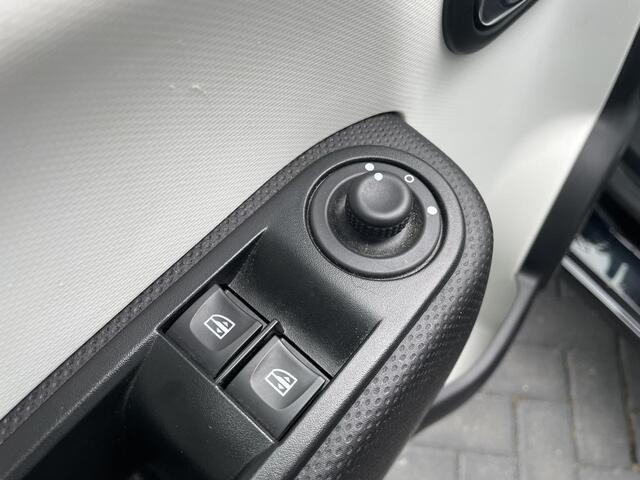 Renault Twingo 1.0 SCe Collection DEALER ONDERHOUDEN | AIRCO l 1E EIGENAAR l BLUETOOTH l ELEC. RAMEN