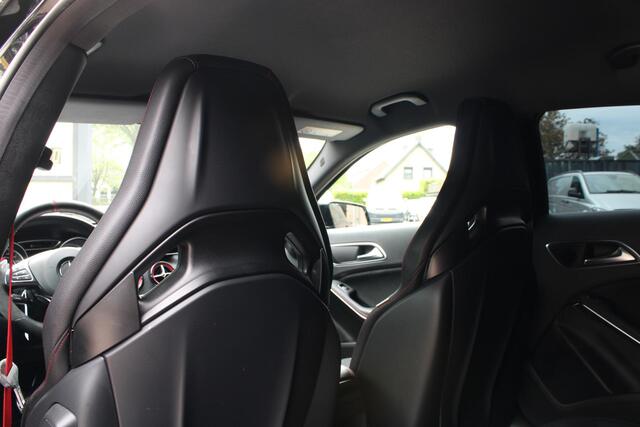 Mercedes-Benz A-Klasse MB AMG 45 4MATIC Adaptieve Demping, Carplay, CC, LED, Sportstoelen, NAVI, Parksens V en A, Grootlichtassistent, Airco, 19 AMG LMV