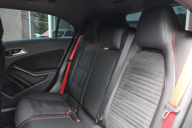 Mercedes-Benz A-Klasse MB AMG 45 4MATIC Adaptieve Demping, Carplay, CC, LED, Sportstoelen, NAVI, Parksens V en A, Grootlichtassistent, Airco, 19 AMG LMV
