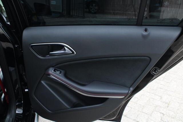 Mercedes-Benz A-Klasse MB AMG 45 4MATIC Adaptieve Demping, Carplay, CC, LED, Sportstoelen, NAVI, Parksens V en A, Grootlichtassistent, Airco, 19 AMG LMV