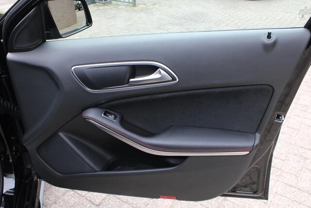 Mercedes-Benz A-Klasse MB AMG 45 4MATIC Adaptieve Demping, Carplay, CC, LED, Sportstoelen, NAVI, Parksens V en A, Grootlichtassistent, Airco, 19 AMG LMV