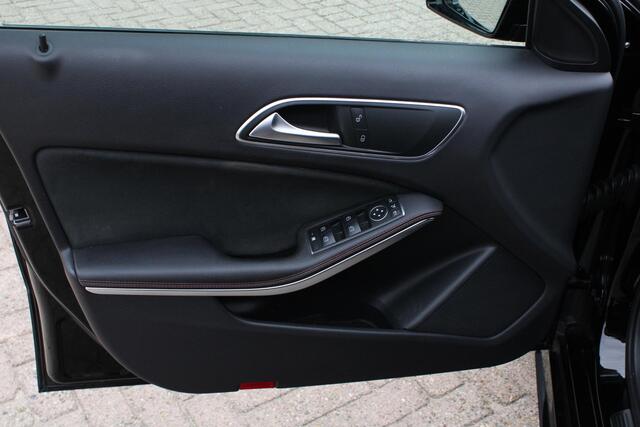 Mercedes-Benz A-Klasse MB AMG 45 4MATIC Adaptieve Demping, Carplay, CC, LED, Sportstoelen, NAVI, Parksens V en A, Grootlichtassistent, Airco, 19 AMG LMV
