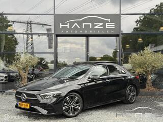 MERCEDES-BENZ A-KLASSE A180 AMG Line|ACC|Pano|Sfeer|Facelift|360