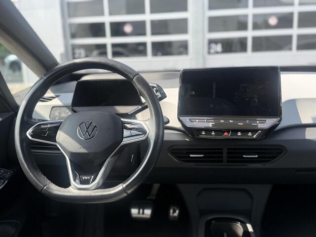 Volkswagen Id.3 First Max 58 kWh SOH 92,59% | 204 PK | Panorama dak | Navigatie | Parkeercamera | Dodehoek Detectie | Elek Verstelbare Stoelen | Stoelverwarming