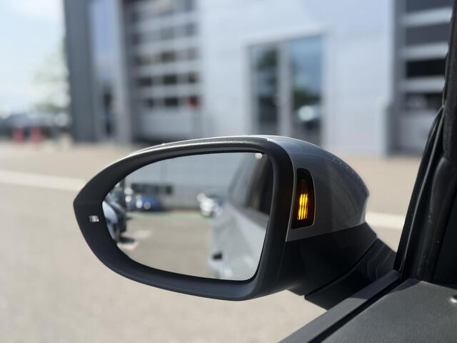 Volkswagen Id.3 First Max 58 kWh SOH 92,59% | 204 PK | Panorama dak | Navigatie | Parkeercamera | Dodehoek Detectie | Elek Verstelbare Stoelen | Stoelverwarming