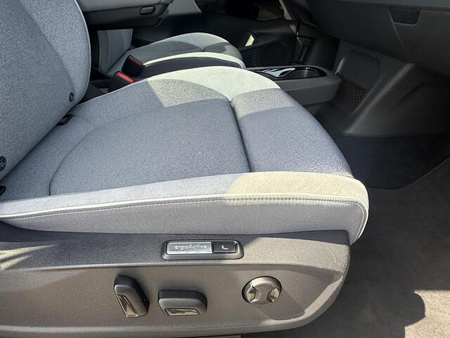 Volkswagen Id.3 First Max 58 kWh SOH 92,59% | 204 PK | Panorama dak | Navigatie | Parkeercamera | Dodehoek Detectie | Elek Verstelbare Stoelen | Stoelverwarming
