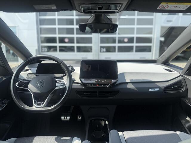 Volkswagen Id.3 First Max 58 kWh SOH 92,59% | 204 PK | Panorama dak | Navigatie | Parkeercamera | Dodehoek Detectie | Elek Verstelbare Stoelen | Stoelverwarming