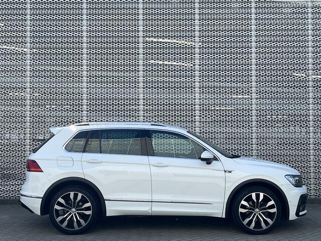 Volkswagen Tiguan 1.5 TSI R-Line Business+ / Digitaal dashboard / Navigatie / App connect / Zwenkbare trekhaak / Suzuka 20 inch / Camera / 