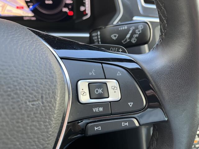 Volkswagen Tiguan 1.5 TSI R-Line Business+ / Digitaal dashboard / Navigatie / App connect / Zwenkbare trekhaak / Suzuka 20 inch / Camera / 