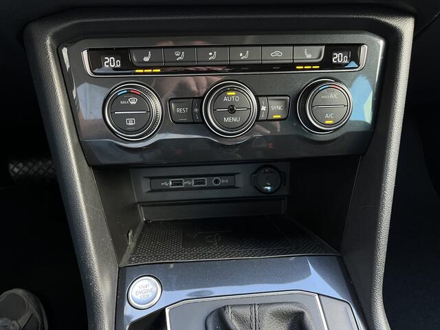 Volkswagen Tiguan 1.5 TSI R-Line Business+ / Digitaal dashboard / Navigatie / App connect / Zwenkbare trekhaak / Suzuka 20 inch / Camera / 