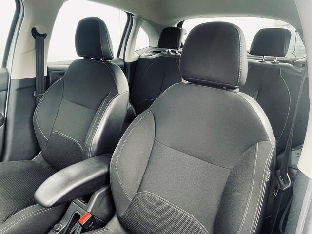 Citroen C3 1.2 VTi Collection, navi, pdc, climate, cruise