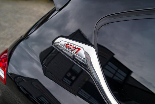 Peugeot 208 1.6 THP GTi | Luxe Leder | JBL Surround Sound | Stoelverwarming | 100% onderhouden | Xenon | 200PK