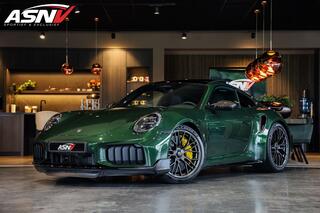 PORSCHE 911 992.2 Coup� 3.6 Turbo S, 711 PK, *ON/STOCK*, Sport/Design/Carbon, OAK/Green, Lift, Burmester, Turbonite/Zwart, NEW!!