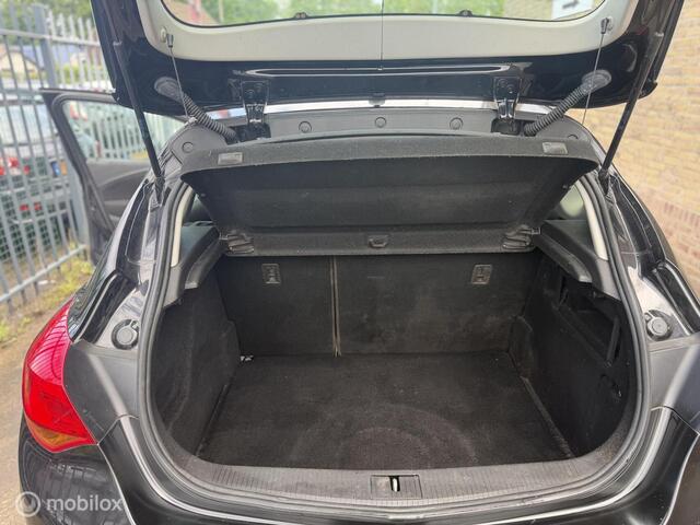Opel Astra 1.4 Turbo Edition
