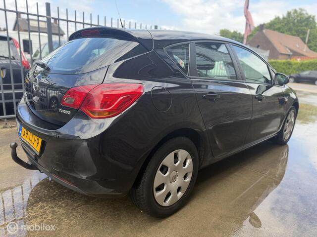 Opel Astra 1.4 Turbo Edition