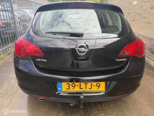 Opel Astra 1.4 Turbo Edition