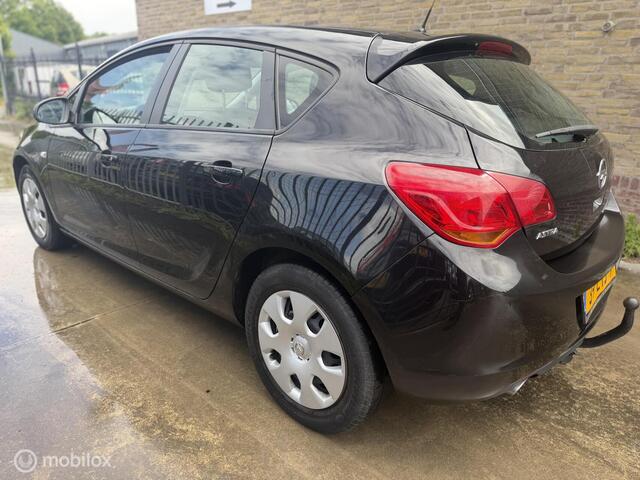 Opel Astra 1.4 Turbo Edition