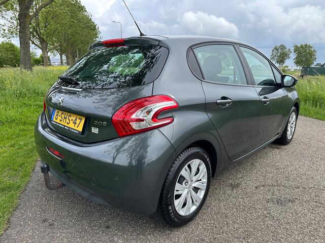 Peugeot 208 1.2 VTi Envy|nw D-riem|trekhaak|navi|pdc|nap