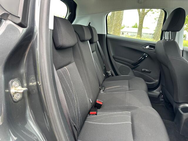 Peugeot 208 1.2 VTi Envy|nw D-riem|trekhaak|navi|pdc|nap
