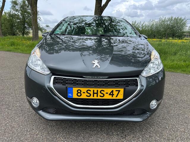 Peugeot 208 1.2 VTi Envy|nw D-riem|trekhaak|navi|pdc|nap