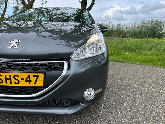 Peugeot 208 1.2 VTi Envy|nw D-riem|trekhaak|navi|pdc|nap