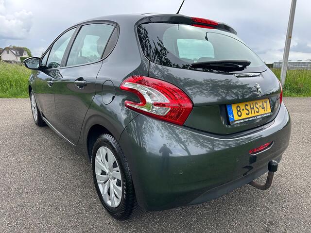 Peugeot 208 1.2 VTi Envy|nw D-riem|trekhaak|navi|pdc|nap