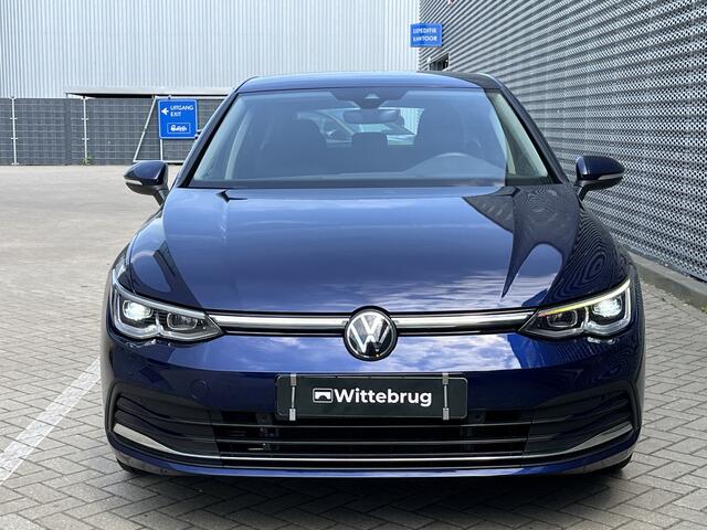 Volkswagen Golf 1.5 TSI 130PK Style / Memory Seat / Stuur + Stoelverwarming / Parkeersensoren V+A / Full-LED / App-Connect