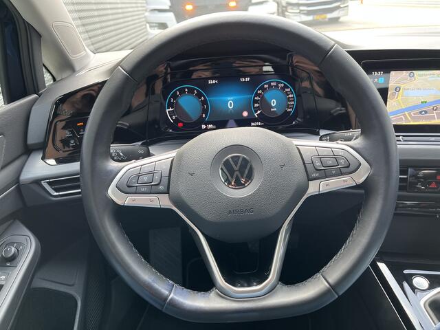 Volkswagen Golf 1.5 TSI 130PK Style / Memory Seat / Stuur + Stoelverwarming / Parkeersensoren V+A / Full-LED / App-Connect