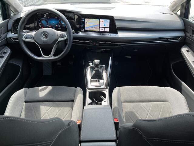 Volkswagen Golf 1.5 TSI 130PK Style / Memory Seat / Stuur + Stoelverwarming / Parkeersensoren V+A / Full-LED / App-Connect
