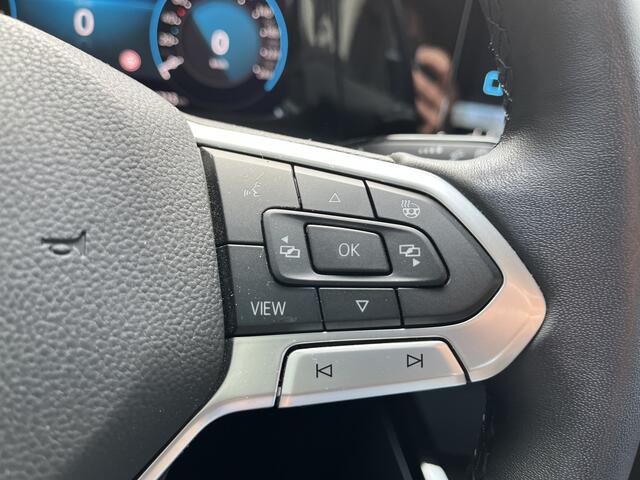 Volkswagen Golf 1.5 TSI 130PK Style / Memory Seat / Stuur + Stoelverwarming / Parkeersensoren V+A / Full-LED / App-Connect