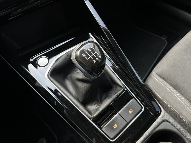 Volkswagen Golf 1.5 TSI 130PK Style / Memory Seat / Stuur + Stoelverwarming / Parkeersensoren V+A / Full-LED / App-Connect