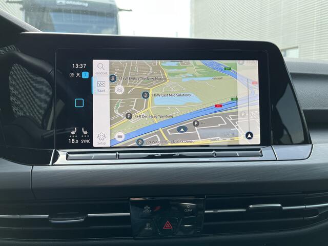 Volkswagen Golf 1.5 TSI 130PK Style / Memory Seat / Stuur + Stoelverwarming / Parkeersensoren V+A / Full-LED / App-Connect