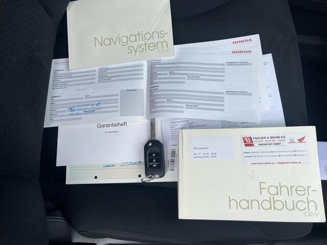 Honda CR-V 2.0 Comfort / Trekgewicht 1.700KG / Voorstoelen Verwarmd / Airco / Navigatie /  Start-Stop Systeem / 17'' Lichtmetalen Velgen / Cruise Control / 