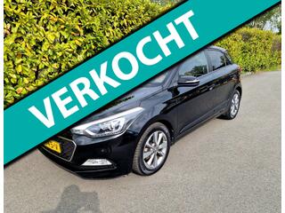 HYUNDAI I 20 1.2 Zeer luxe uitvoering Clima Pannodak