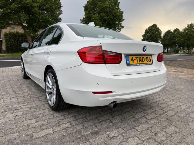 BMW 3-Serie 320i Executive