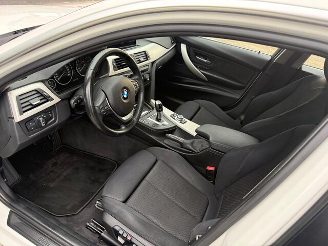 BMW 3-Serie 320i Executive