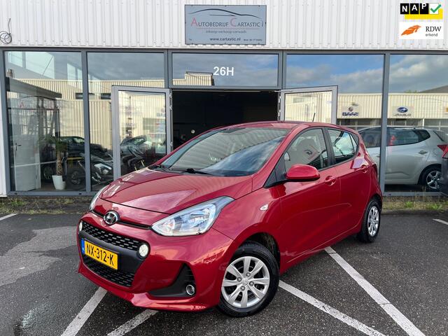 Hyundai I 10 1.0i Go 2017 NAVI | CARPLAY | CLIMA | CRUISE CONTROL | SERVICE PASPOORT / DEALER | NAP | APK |