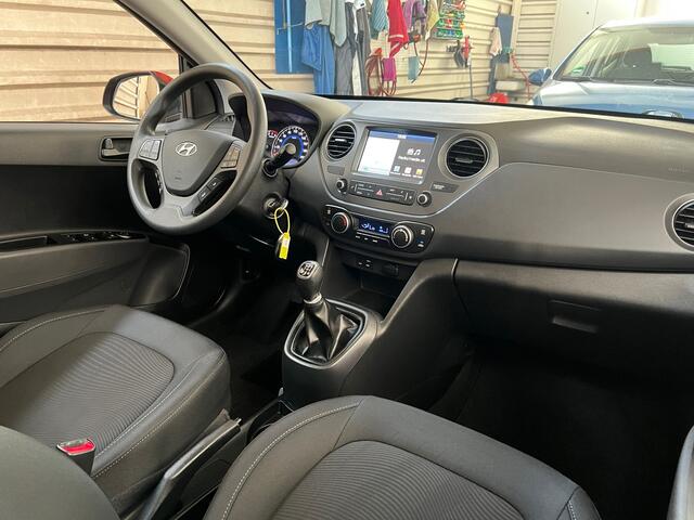 Hyundai I 10 1.0i Go 2017 NAVI | CARPLAY | CLIMA | CRUISE CONTROL | SERVICE PASPOORT / DEALER | NAP | APK |