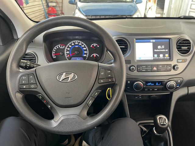 Hyundai I 10 1.0i Go 2017 NAVI | CARPLAY | CLIMA | CRUISE CONTROL | SERVICE PASPOORT / DEALER | NAP | APK |