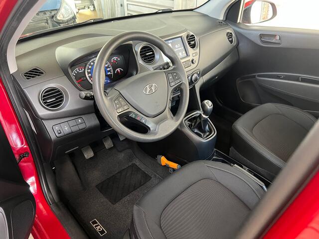 Hyundai I 10 1.0i Go 2017 NAVI | CARPLAY | CLIMA | CRUISE CONTROL | SERVICE PASPOORT / DEALER | NAP | APK |
