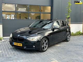 BMW 1-SERIE 116i Sport | PDC | Navi | Clima | Cruise | Bluetooth